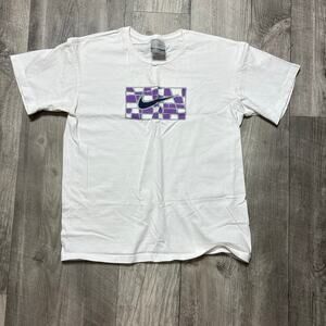 90s/Y2K Nike Women’s Mosaic Graphic Tshirt size medium